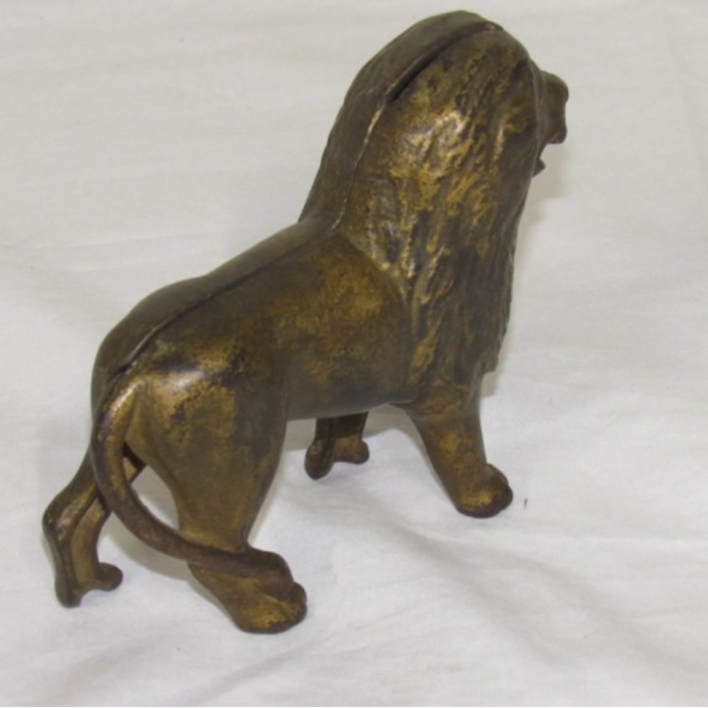 Vintage / Antique 1920’s Cast Iron Lion Bank - Picture 3 of 14
